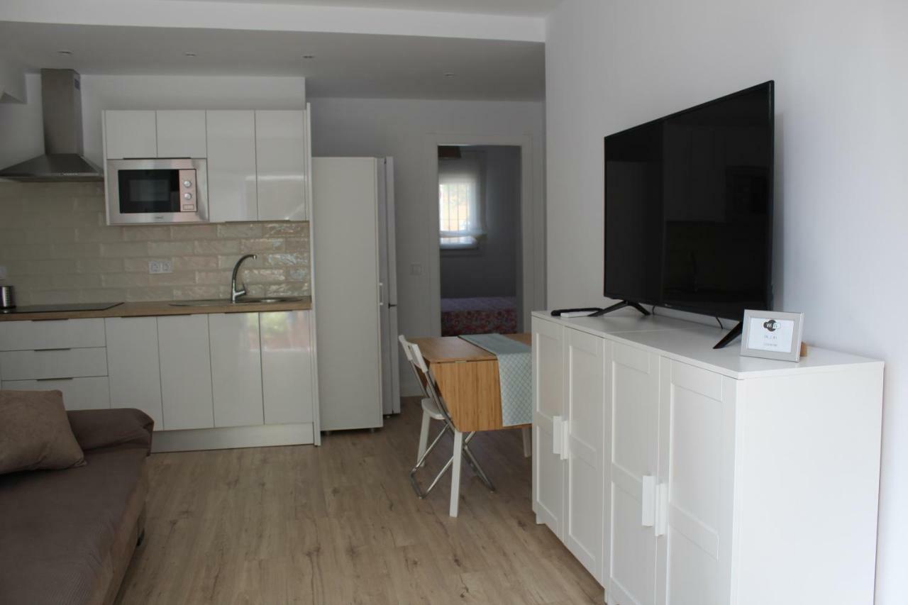 Apartamentos Angelita Plaza Beach Malaga Bagian luar foto