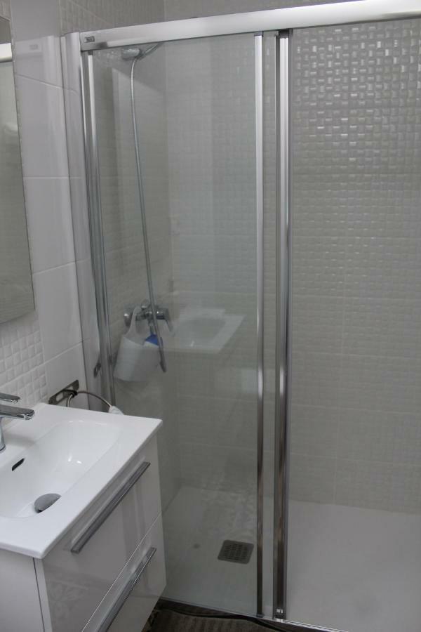 Apartamentos Angelita Plaza Beach Malaga Bagian luar foto