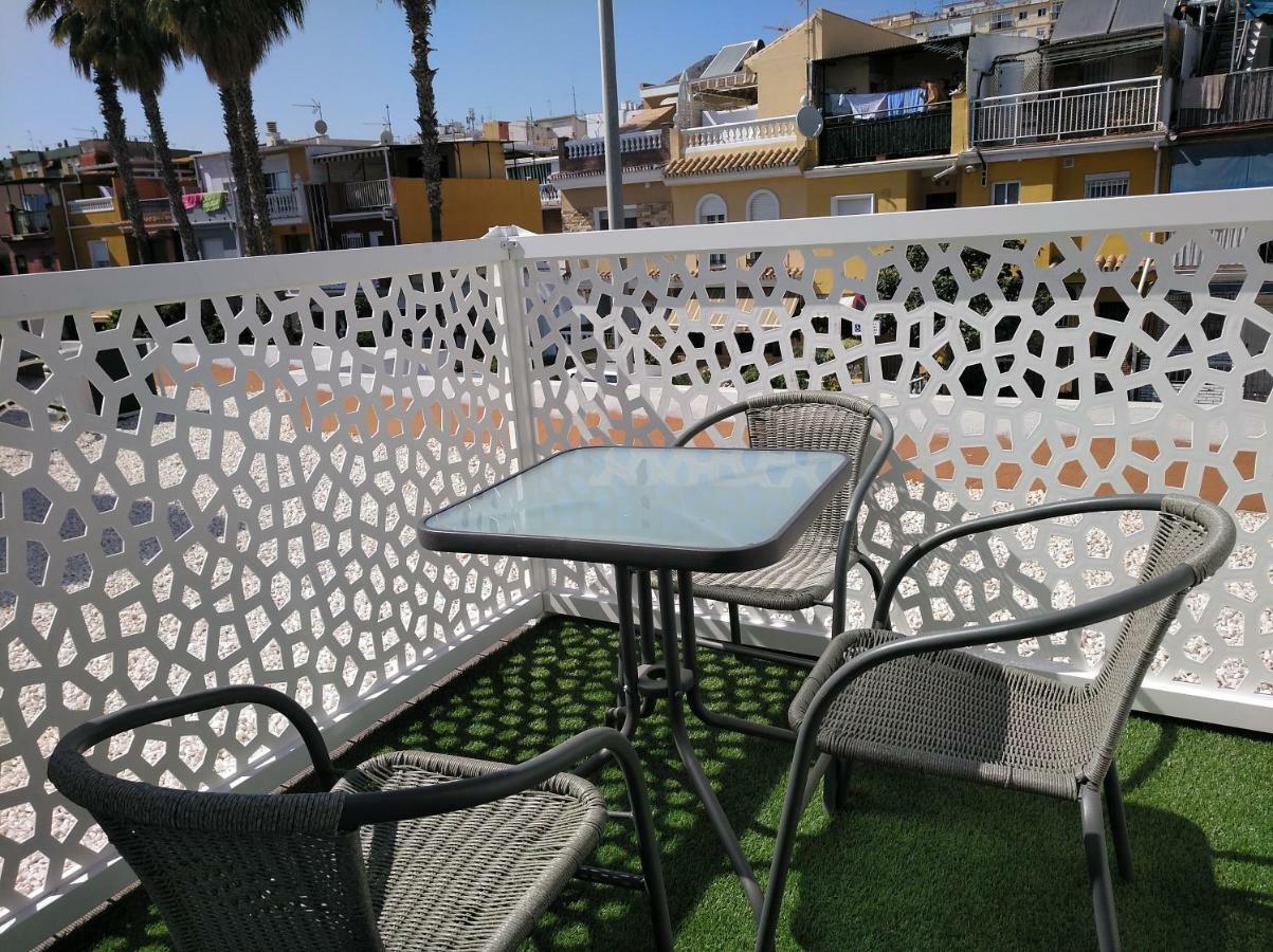 Apartamentos Angelita Plaza Beach Malaga Bagian luar foto